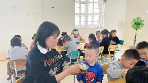 Dấu chân không mỏi của nữ Hiệu trưởng nơi vùng biên Thanh Hoá