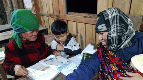 Giữ lớp xóa mù chữ giữa mùa rẫy