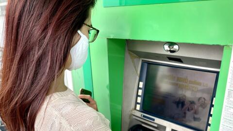 Số hóa hoạt động ngành ngân hàng: giao dịch số áp đảo