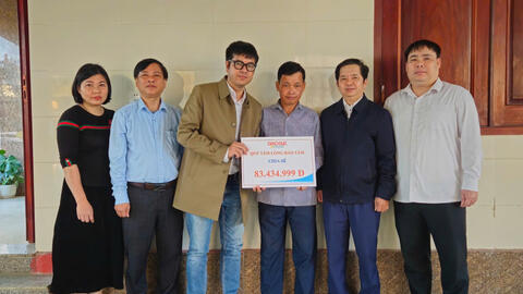 Hỗ trợ hơn 83 triệu đồng tới nữ sinh lớp trưởng lớp 12 gặp tai nạn thương tâm