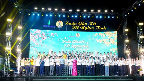 Lan tỏa chương trình "Petrovietnam: Xuân Gắn kết - Tết Nghĩa tình" trên công trường chuỗi dự án khí - điện Lô B - Ô Môn