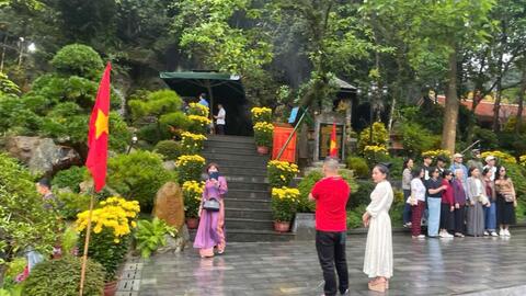 Du lịch Phong Nha - Kẻ Bàng đón gần 3.000 khách trong 2 ngày đầu năm