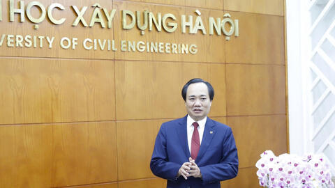 Thứ trưởng Nguyễn Văn Phúc thăm, chúc mừng năm mới Trường ĐH Xây dựng Hà Nội