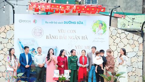 Ra mắt bộ sách 'Yêu con bằng dải ngân hà - Yêu mẹ bằng dải ngân hà'