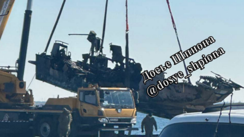 Quân đội Ukraine phá hủy tàu chống phá hoại Raptor của Nga ở Crimea