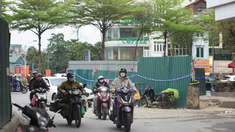 Hà Nội rào chắn thi công chống ngập: Một chút bất tiện vì mùa mưa an toàn