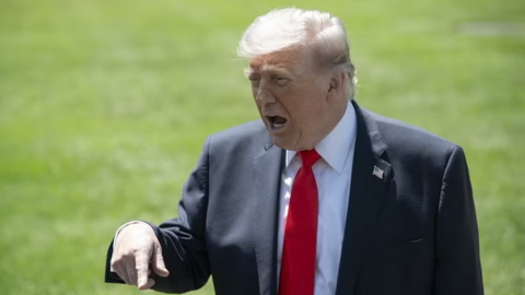 Ông Trump tuyên bố sẽ nắm giữ kho uranium làm giàu của Iran