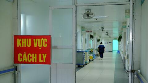 Giám sát người về từ vùng dịch Ebola trong 21 ngày