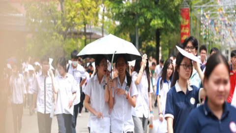 Thí sinh Hà Nội phấn khởi sau môn Ngữ văn: Đề vừa sức, bám sát nội dung ôn tập