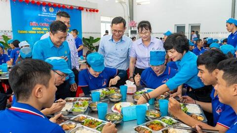 Hơn 4,4 tỉ đồng chăm lo người lao động trong Tháng Công nhân ở Khánh Hòa