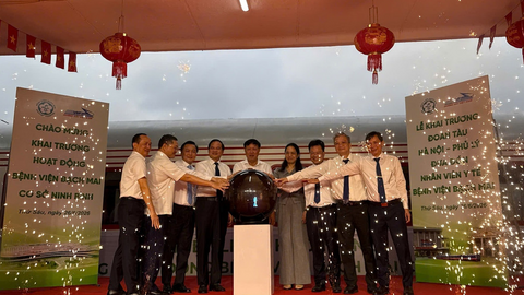 Chính thức vận hành đôi tàu kết nối Bệnh viện Bạch Mai cơ sở 2