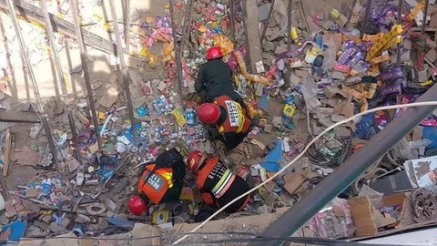 Sập mái trung tâm dạy thêm ở Pakistan, ít nhất 14 trẻ em thiệt mạng