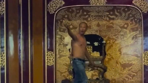 Huế: Đối tượng bẻ gãy "Ngai vua triều Nguyễn" lĩnh án hơn 3 năm tù
