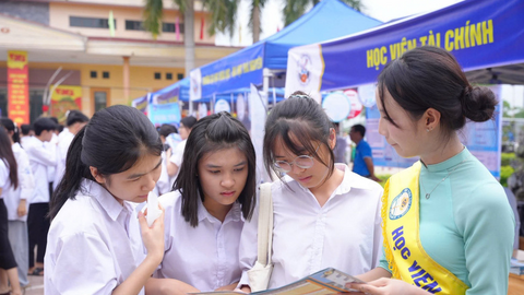 Phổ điểm giảm, điểm chuẩn đại học 2026 sẽ “hạ nhiệt” nhưng không đồng đều