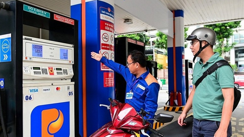 Từ chiều nay (23-7), giá xăng dầu đồng loạt tăng