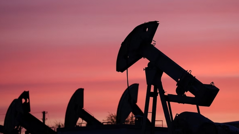 Giá xăng dầu hôm nay (24-7): Giá dầu Brent vượt 100 USD/thùng
