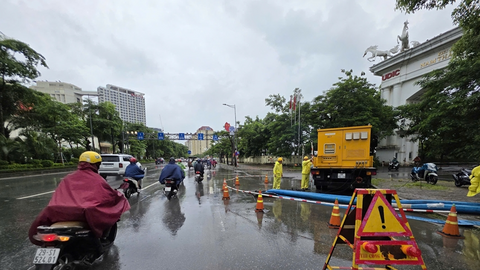 Hà Nội mưa lớn, một số điểm bị ngập