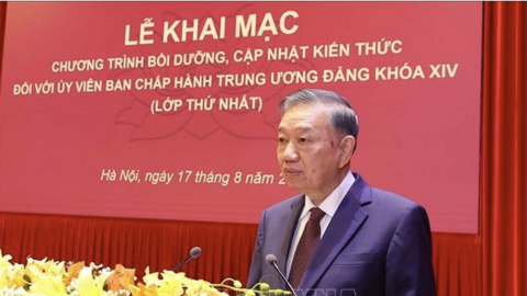 Gắn học tập với thực tiễn, lấy hiệu quả công việc làm thước đo