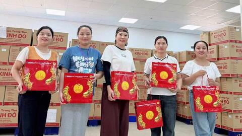 Công đoàn Công ty Giầy Cypress Việt Nam trao quà Trung thu cho đoàn viên