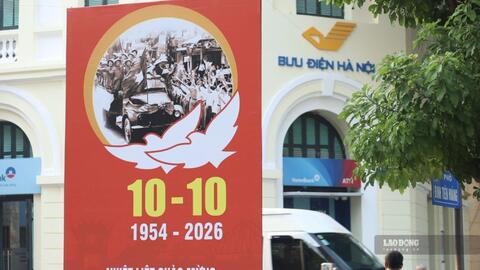 Hà Nội trang hoàng rực rỡ mừng 72 năm Ngày Giải phóng Thủ đô