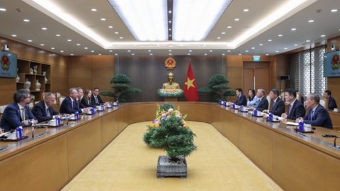 Thủ tướng tiếp Bộ trưởng Tài chính Luxembourg: Tăng cường kết nối dòng vốn từ châu Âu với Việt Nam
