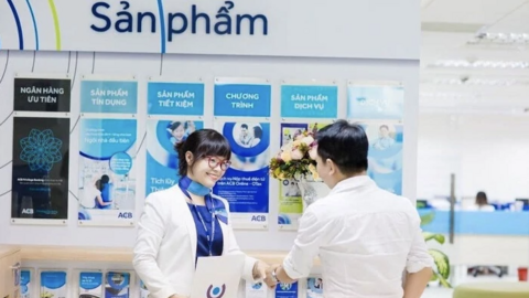 Lãi suất - tỷ giá hôm nay: Tiền gửi dài hạn vượt 7%/năm, tỷ giá trung tâm tăng trở lại