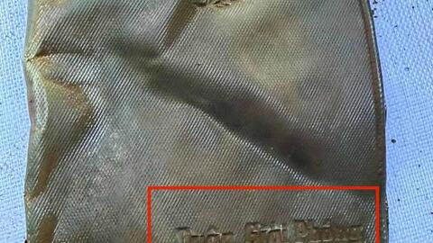 Phát hiện hài cốt liệt sĩ cùng bìa sổ tay in dòng chữ “Quân Giải phóng miền Nam Việt Nam”