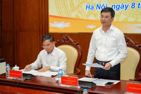 <a href="/ngan-hang" title="Ngân hàng" rel="dofollow">Ngân hàng</a>