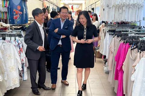 <a href="/dau-tu-hop-tac" title="Đầu tư - Hợp tác" rel="dofollow">Đầu tư - Hợp tác</a>