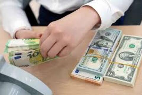 <a href="/ngan-hang" title="Ngân hàng" rel="dofollow">Ngân hàng</a>