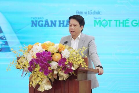 <a href="/ngan-hang" title="Ngân hàng" rel="dofollow">Ngân hàng</a>