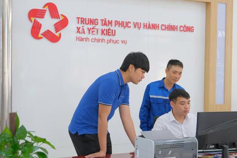 <a href="/doanh-nghiep" title="Doanh nghiệp" rel="dofollow">Doanh nghiệp</a>
