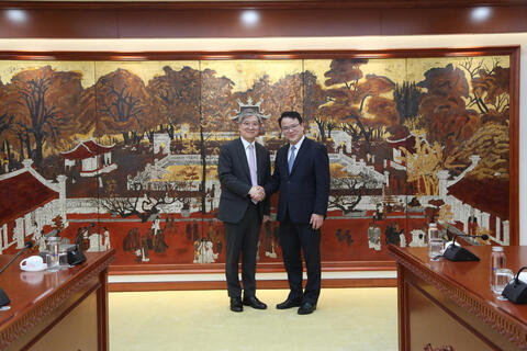 <a href="/dau-tu-hop-tac" title="Đầu tư - Hợp tác" rel="dofollow">Đầu tư - Hợp tác</a>