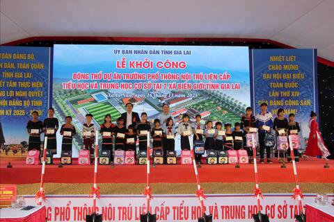 <a href="/tieu-diem-24h" title="Tiêu điểm 24h" rel="dofollow">Tiêu điểm 24h</a>