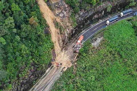 <a href="/tieu-diem-24h" title="Tiêu điểm 24h" rel="dofollow">Tiêu điểm 24h</a>