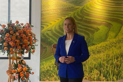 <a href="/dau-tu-hop-tac" title="Đầu tư - Hợp tác" rel="dofollow">Đầu tư - Hợp tác</a>