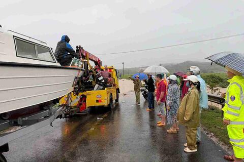 <a href="/xa-hoi" title="Xã hội" rel="dofollow">Xã hội</a>