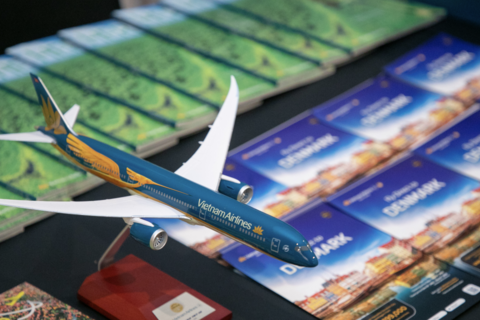 <a href="/doanh-nghiep" title="Doanh nghiệp" rel="dofollow">Doanh nghiệp</a>