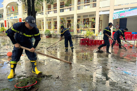 <a href="/tieu-diem-24h" title="Tiêu điểm 24h" rel="dofollow">Tiêu điểm 24h</a>