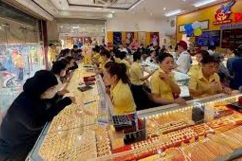 <a href="/thi-truong" title="Thị trường" rel="dofollow">Thị trường</a>