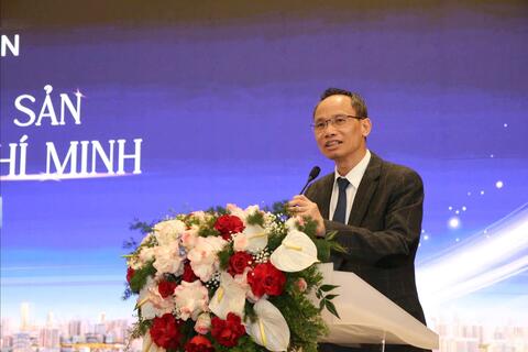 <a href="/thi-truong" title="Thị trường" rel="dofollow">Thị trường</a>