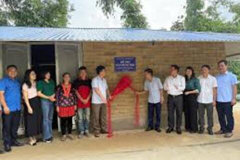 <a href="/xa-hoi" title="Xã hội" rel="dofollow">Xã hội</a>