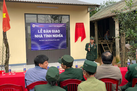 <a href="/doanh-nghiep" title="Doanh nghiệp" rel="dofollow">Doanh nghiệp</a>