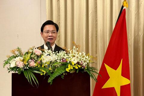 <a href="/dau-tu-hop-tac" title="Đầu tư - Hợp tác" rel="dofollow">Đầu tư - Hợp tác</a>