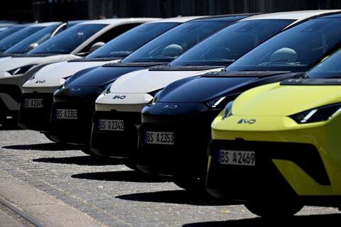 <a href="/doanh-nghiep" title="Doanh nghiệp" rel="dofollow">Doanh nghiệp</a>