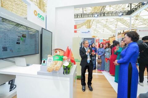 <a href="/ngan-hang" title="Ngân hàng" rel="dofollow">Ngân hàng</a>