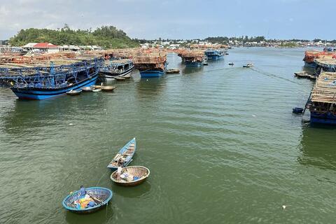 <a href="/thi-truong" title="Thị trường" rel="dofollow">Thị trường</a>