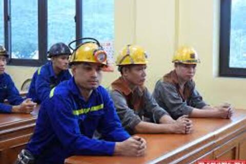 <a href="/doanh-nghiep" title="Doanh nghiệp" rel="dofollow">Doanh nghiệp</a>