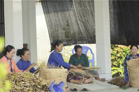 <a href="/thi-truong" title="Thị trường" rel="dofollow">Thị trường</a>