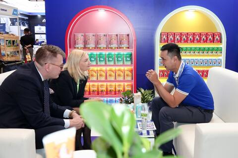 <a href="/doanh-nghiep" title="Doanh nghiệp" rel="dofollow">Doanh nghiệp</a>